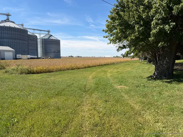 305 N Michigan St, Ashkum, IL 60911