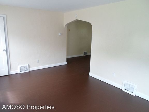 3rd image of 2068 Coleridge Dr