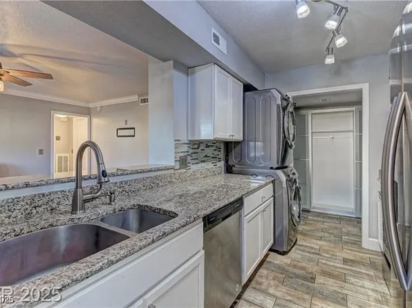 2843 Geary Pl Unit 3107, Winchester, NV 89109
