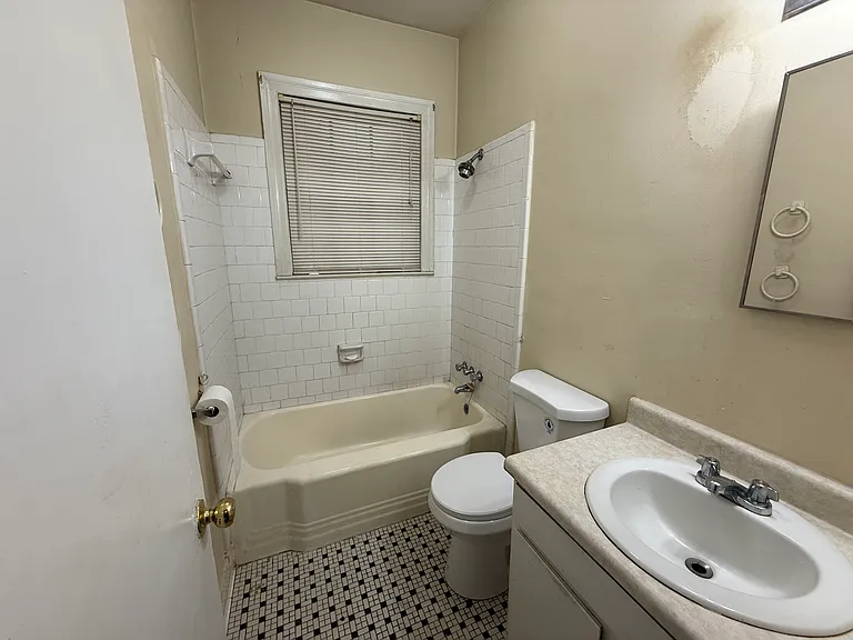 716 N Church St — Photo 6