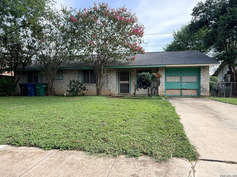 1st image of 10826 WAYWARD DR