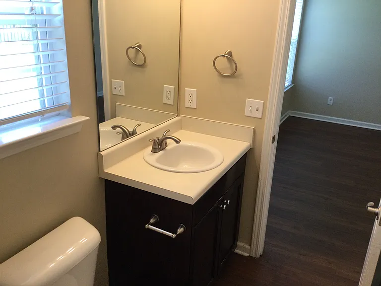 25 Twin Oaks Pl — Photo 9