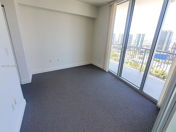 5th image of 1750 N Bayshore Dr APT 3315