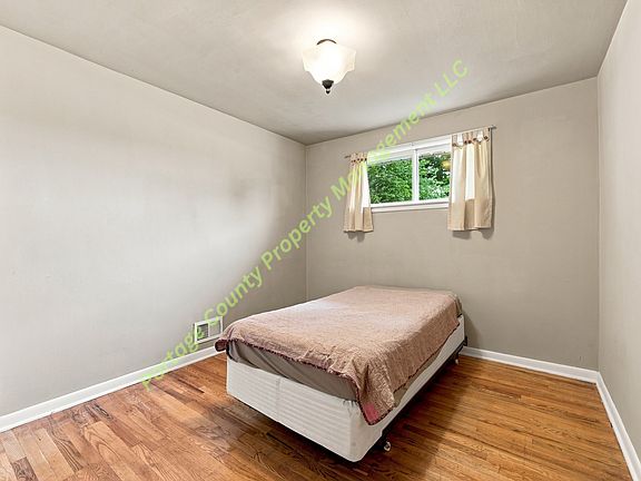 5th image of 3710 Stanley St