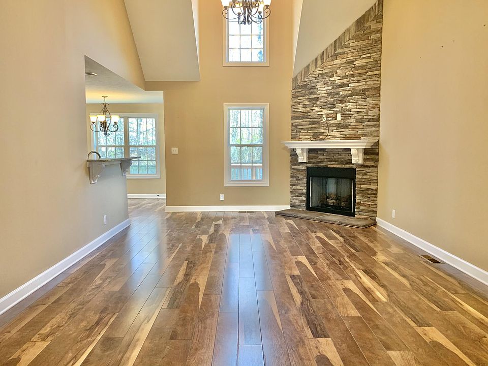 1st image of 3698 Fox Tail Dr