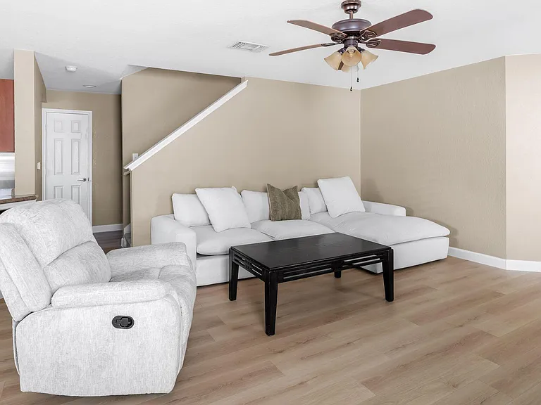 6708 Glebe Path — Photo 8