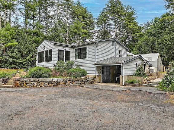 3rd image of 89 Skunk Hill Rd