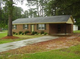 3724 Terrace Dr, Elm City, NC 27822