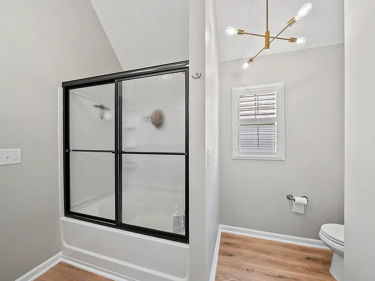 919 Award St — Photo 3