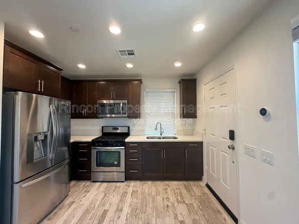 360 S Saticoy Ave, Ventura, CA 93004