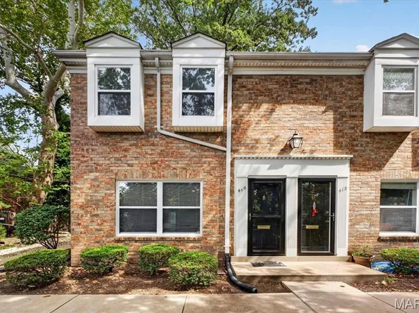 410 S Geyer Rd, Saint Louis, MO 63122
