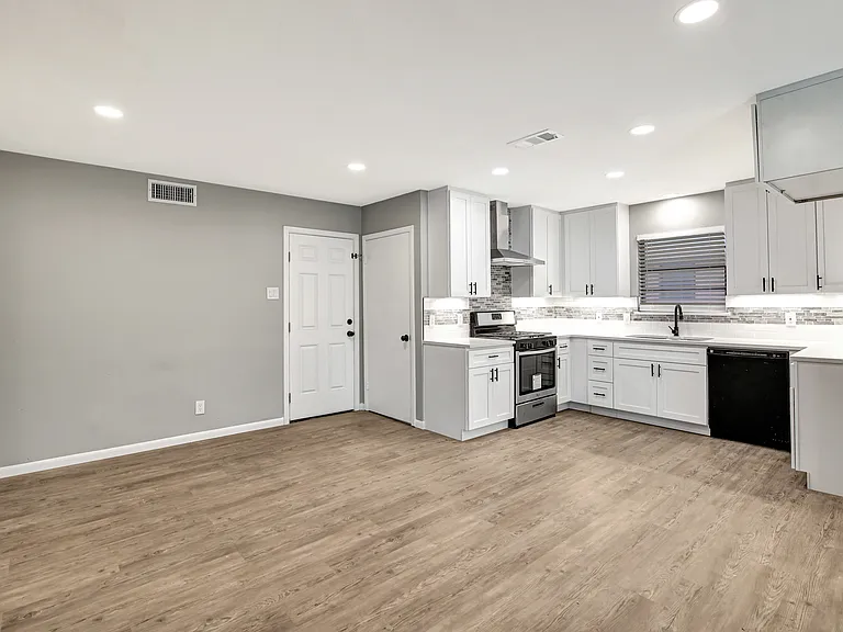 Fully renovated kitchen