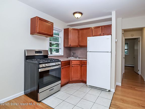 5th image of 68 Eldridge Ave