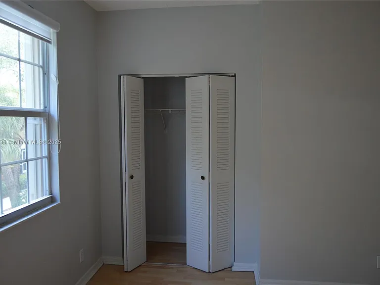 1527 Veracruz Ln — Photo 10