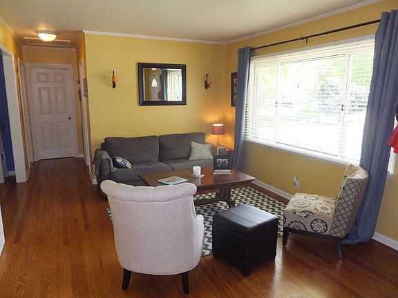 4th image of 1330 Gatewood Ln