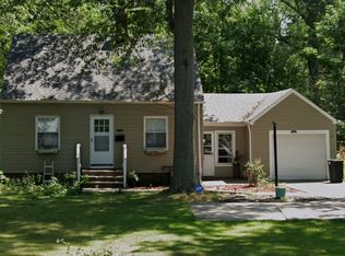 1931 Canterbury Rd, Westlake, OH 44145