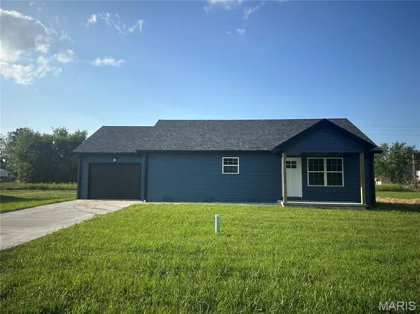 255 Fairfax Dr, Lebanon, MO 65536