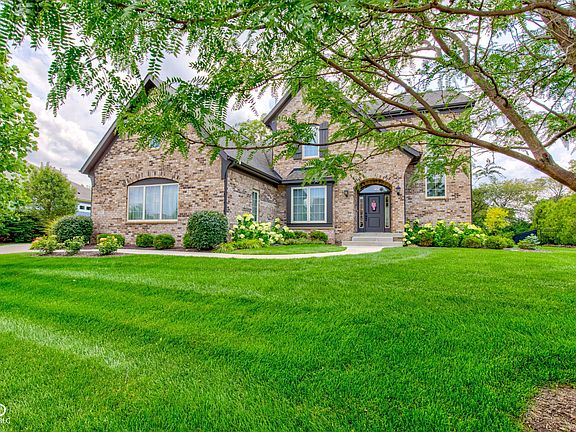 2nd image of 3501 Shady Lake Dr