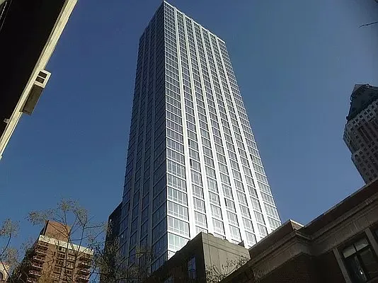 Rented by New York Casas Ltd. | media 25