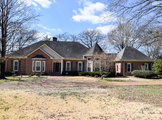 904 Lakeshore Dr, Gallatin, TN 37066