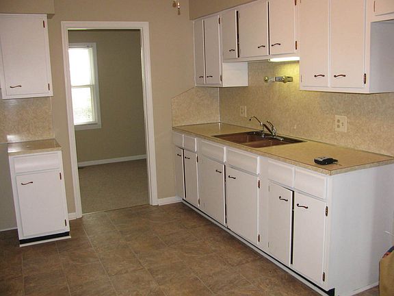 5th image of 531 Eddie Ln