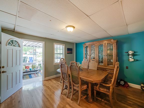 Dining 3858 Azalean Drive