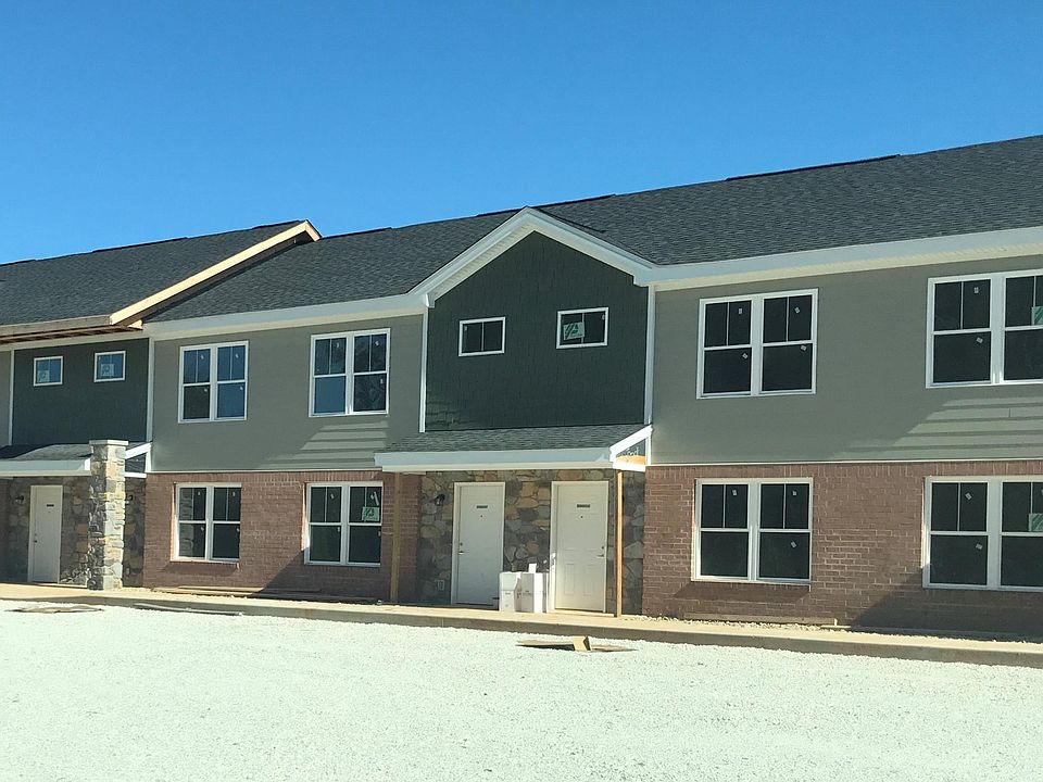 1st image of 388 Plant Dr