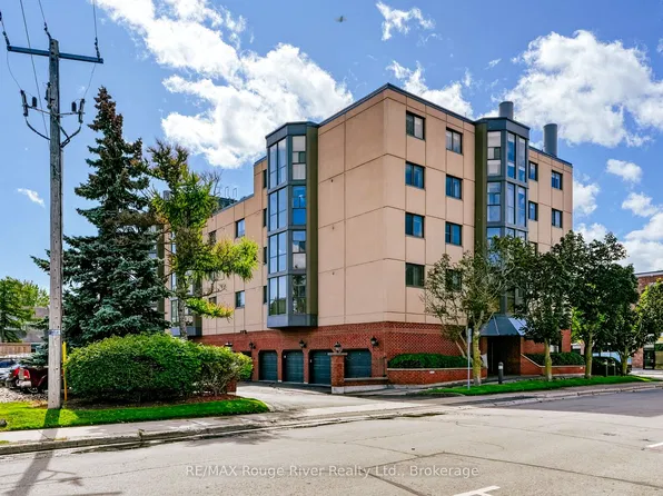1 Queen St #402, Cobourg, ON K9A 1M8