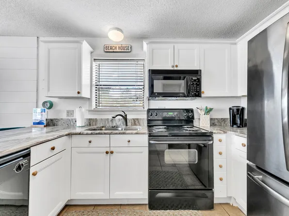 3799 E County Highway 30a #11B, Pt Washington, FL 32459