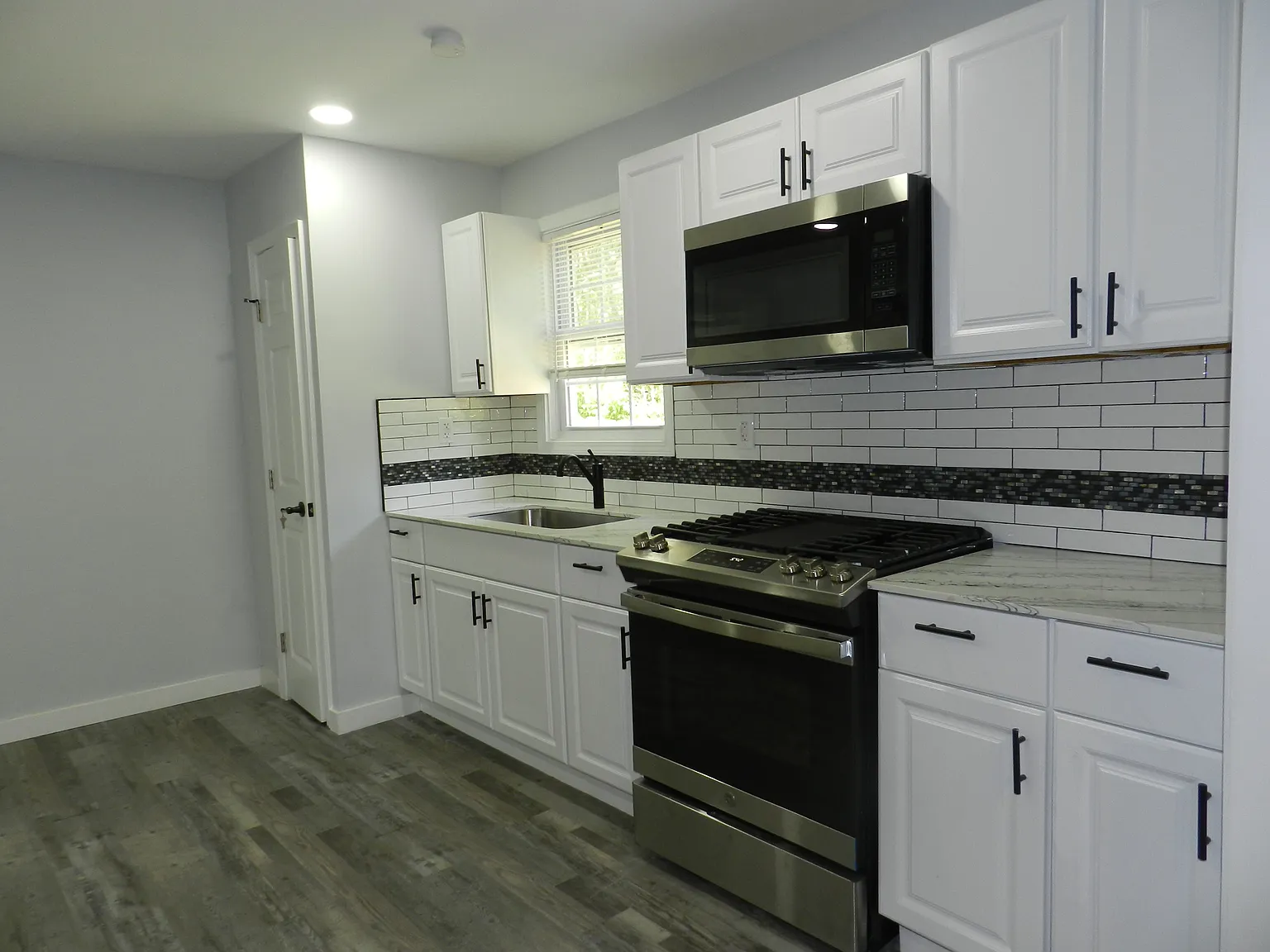 4 bed, 1350 sqft, $2,600 — Photo 4