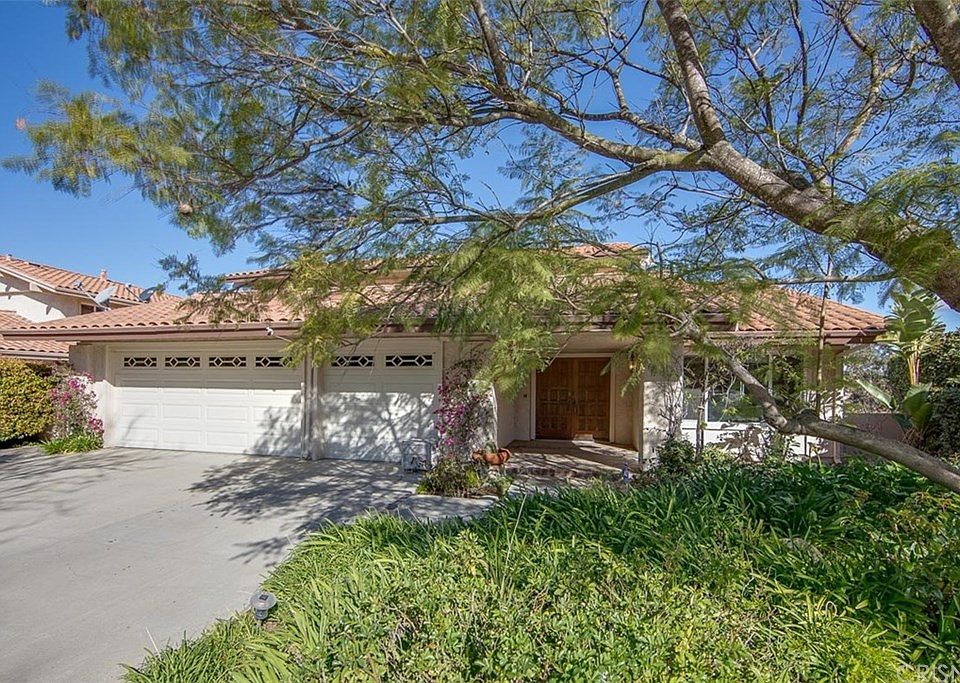 1st image of 4004 Avenida Verano