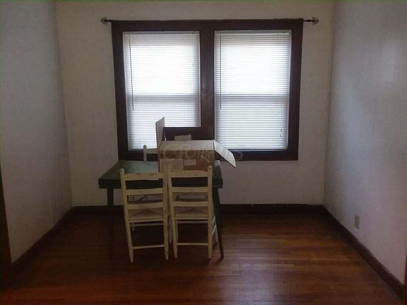 3rd image of 1347 Broadview Ave