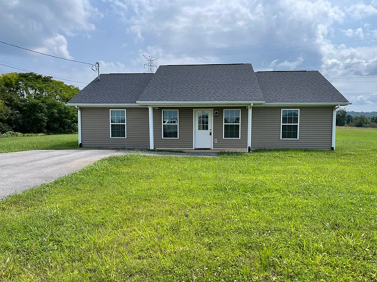 1442 Quarles Rd — Photo 2