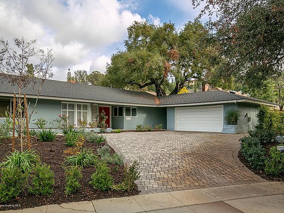 3rd image of 1054 S Arroyo Blvd