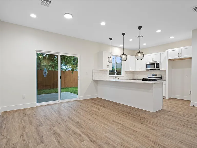 5702 Palo Blanco Ln #B — Photo 6