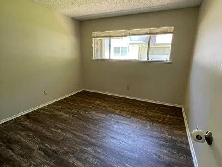 9508 Emerald Park Dr #1 — Photo 10