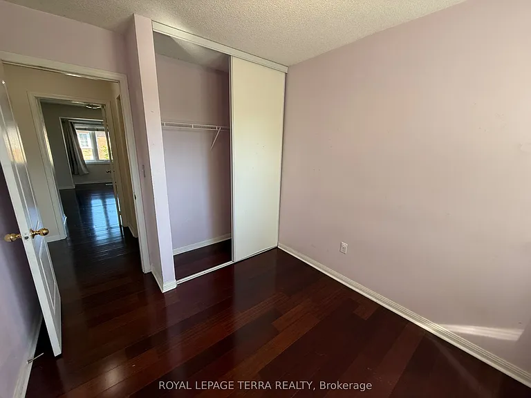 80 Acorn Pl #16 — Photo 41