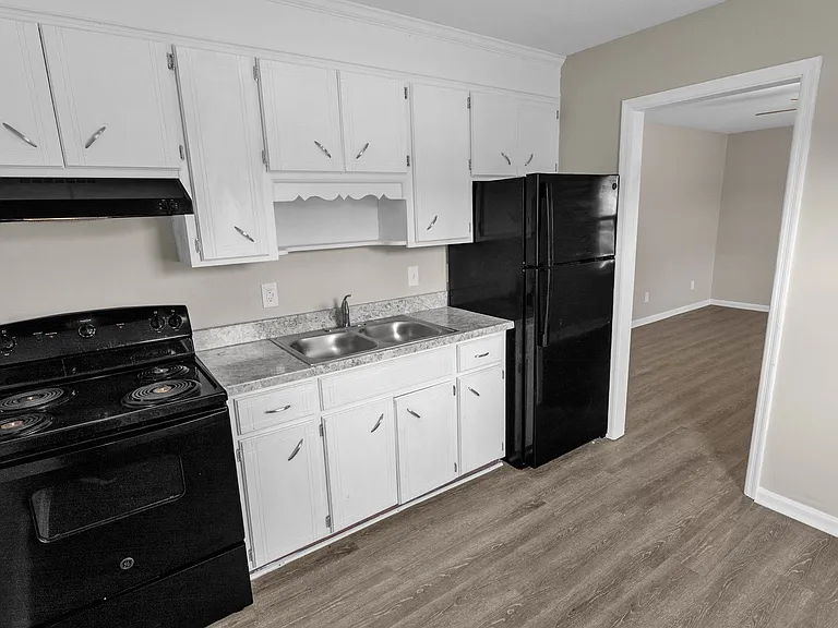 128 Calvin Ct #B — Photo 10