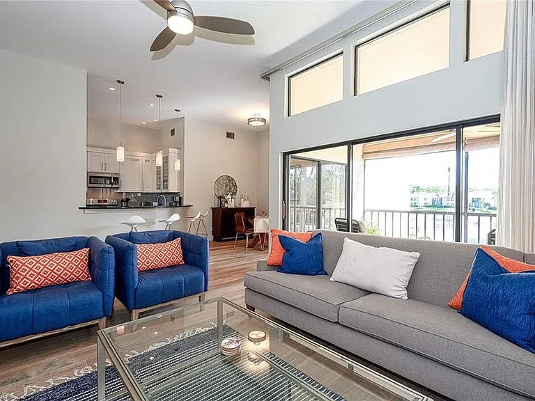 589 Beachwalk Cir #P-203 — Photo 2