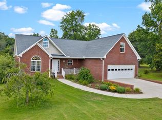 170 Camelot Cir NW, Calhoun, GA 30701