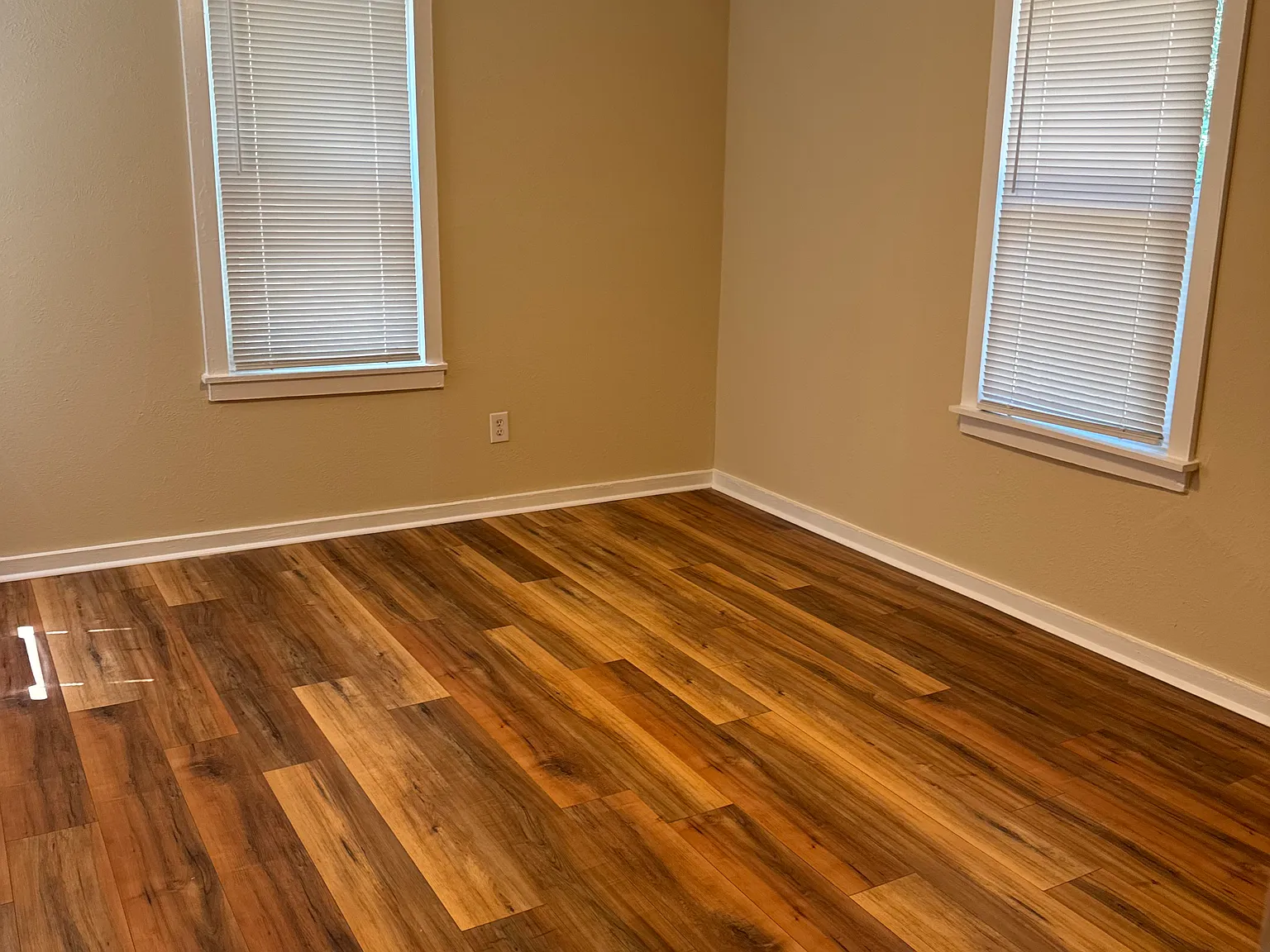 3 bed, 1050 sqft, $1,200 — Photo 3
