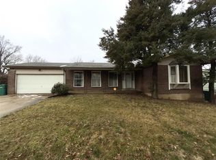 11587 Esperanza Dr, Florissant, MO 63033