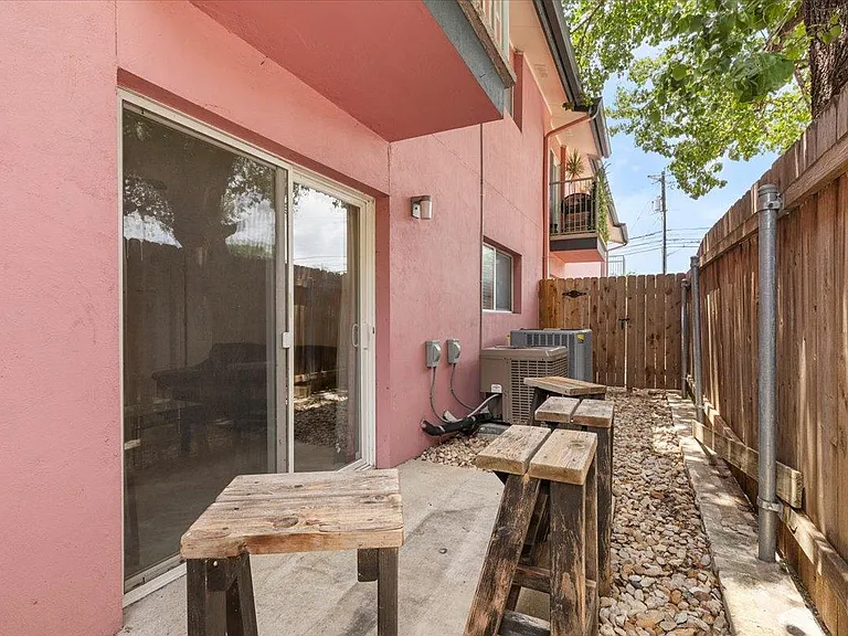 1422 Collier St #103 — Photo 19
