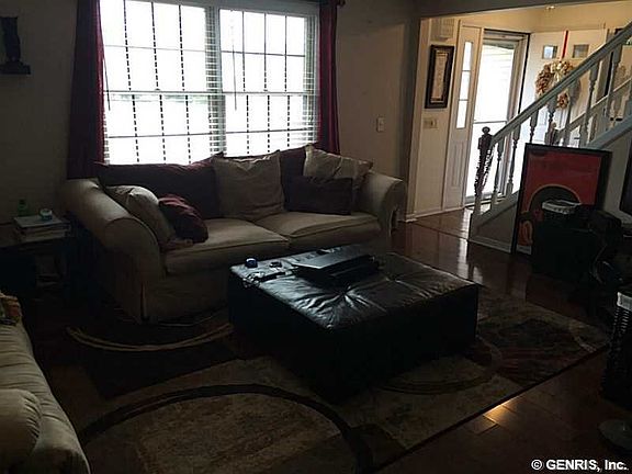 3rd image of 219 Briarwood Ln