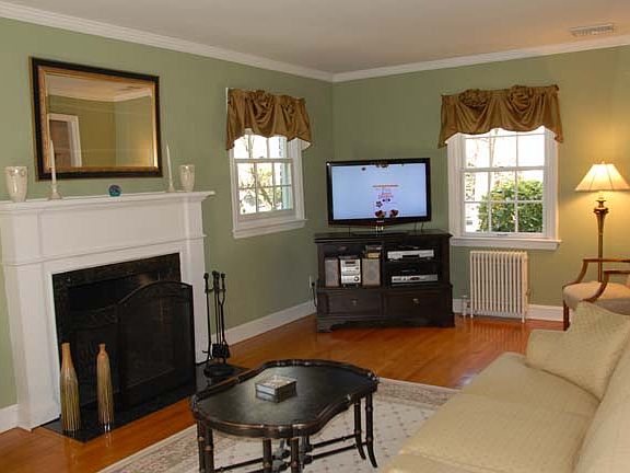 2nd image of 34 Clayton Ave