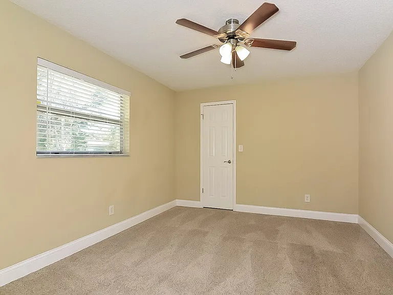 4404 Sawgrass Blvd — Photo 8
