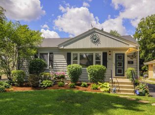 742 Pleasant Ave, Glen Ellyn, IL 60137