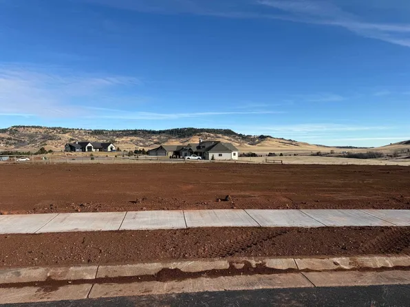 2818 SW Eetclover Cir, Spearfish, SD 57783