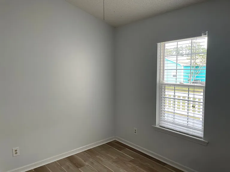 480 Saltaire Dr — Photo 20