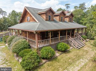 221 Gunpowder Ln, Inwood, WV 25428